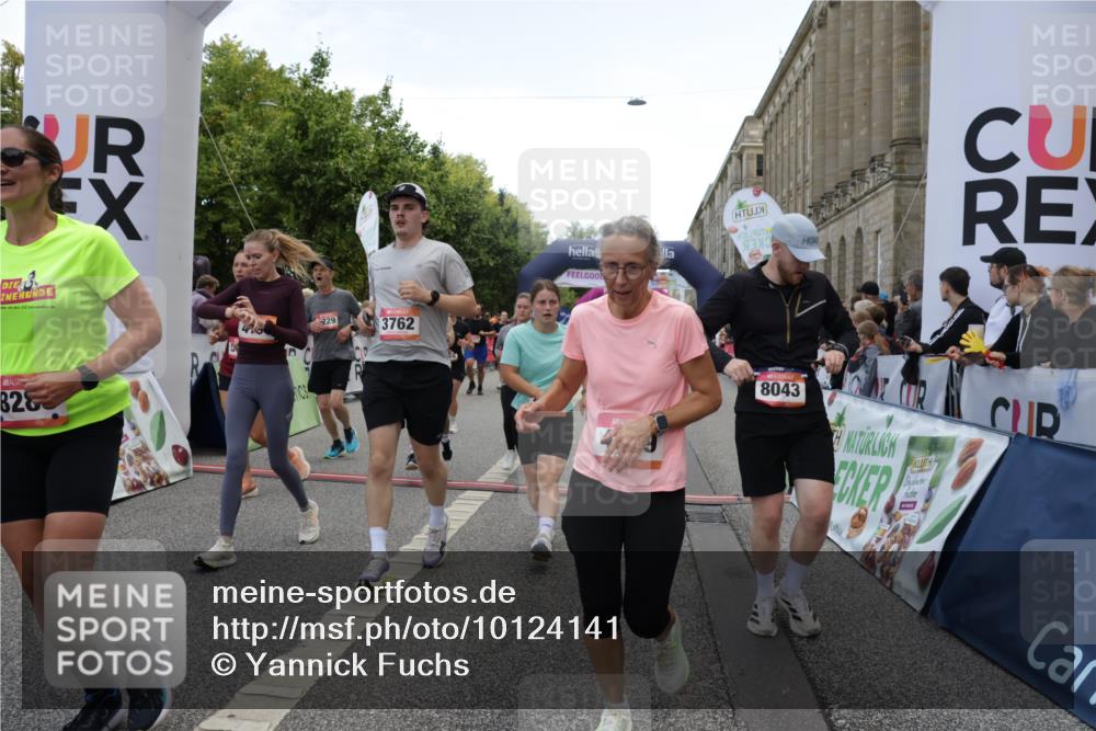 06.09.2026 - CURREX Alsterlauf Yannick Fuchs http://msf.ph/oto/10124141 06.09.2026 10:03:12 Ziel 2096, 2778, 3096, 3131, 3626, 3762, 3919, 3920, 4229, 4310, 4454, 4519, 4919, 4922, 4936, 5047, 5054, 5234, 5653, 5756, 5936, 6049, 6264, 6324, 6377, 6379, 8043, 8100, 8288 meine-sportfotos.de
