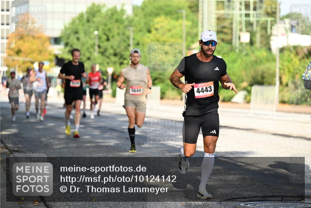 06.09.2026 - CURREX Alsterlauf Dr. Thomas Lammeyer http://msf.ph/oto/10124142 06.09.2026 09:40:56 Laufen 5649, 4443 meine-sportfotos.de