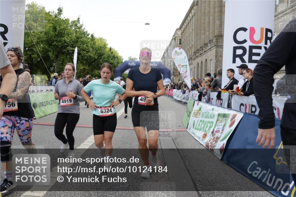 06.09.2026 - CURREX Alsterlauf Yannick Fuchs http://msf.ph/oto/10124184 06.09.2026 10:03:14 Ziel 2096, 2778, 3131, 3626, 3762, 3919, 3920, 4229, 4310, 4454, 4519, 4919, 4936, 5025, 5047, 5054, 5234, 5653, 5756, 5936, 6050, 6264, 6324, 6377, 6379, 8043, 8288 meine-sportfotos.de
