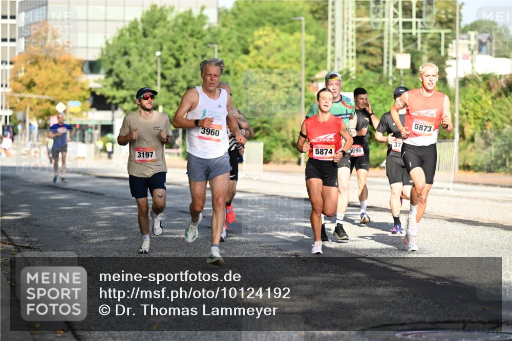 06.09.2026 - CURREX Alsterlauf Dr. Thomas Lammeyer http://msf.ph/oto/10124192 06.09.2026 09:41:01 Laufen 3197, 3960, 5874, 5098, 37, 5873 meine-sportfotos.de