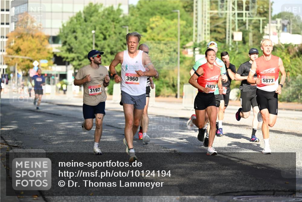 06.09.2026 - CURREX Alsterlauf Dr. Thomas Lammeyer http://msf.ph/oto/10124194 06.09.2026 09:41:01 Laufen 3197, 3960, 5874, 28, 5873 meine-sportfotos.de