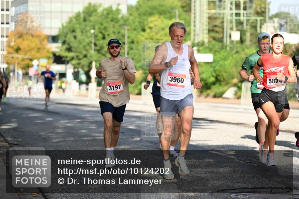 06.09.2026 - CURREX Alsterlauf Dr. Thomas Lammeyer http://msf.ph/oto/10124202 06.09.2026 09:41:02 Laufen 5874, 3197, 3960 meine-sportfotos.de