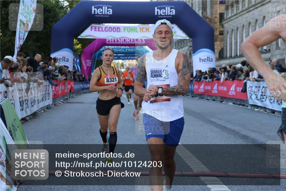 06.09.2026 - CURREX Alsterlauf Strokosch-Dieckow http://msf.ph/oto/10124203 06.09.2026 09:43:03 Ziel 2715, 3361, 5325, 5950, 6140, 6221, 6421, 8321 meine-sportfotos.de