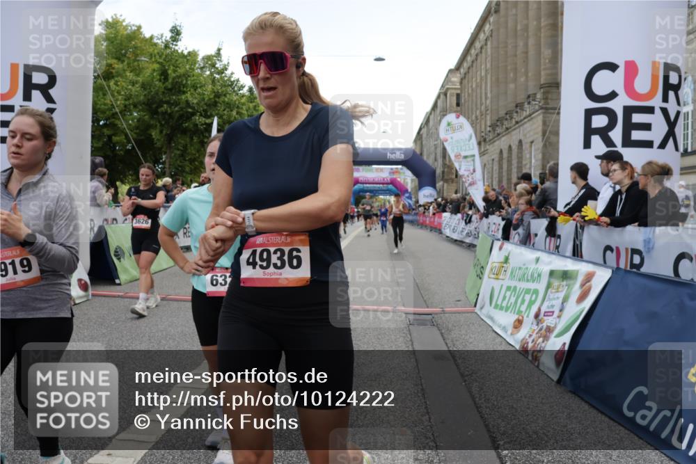06.09.2026 - CURREX Alsterlauf Yannick Fuchs http://msf.ph/oto/10124222 06.09.2026 10:03:15 Ziel 2096, 2778, 3131, 3626, 3762, 3919, 3920, 4229, 4310, 4454, 4519, 4919, 4936, 5025, 5047, 5054, 5234, 5653, 5756, 5936, 6050, 6264, 6324, 6377, 8043, 8288 meine-sportfotos.de