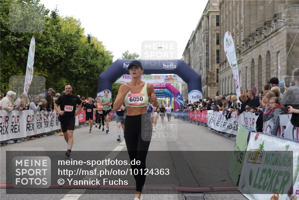 06.09.2026 - CURREX Alsterlauf Yannick Fuchs http://msf.ph/oto/10124363 06.09.2026 10:03:19 Ziel 2323, 2334, 2522, 3131, 3626, 3762, 3874, 4229, 4919, 4936, 5025, 5047, 5054, 5552, 5653, 5756, 6050, 6345, 6355, 6377, 8043, 8150 meine-sportfotos.de