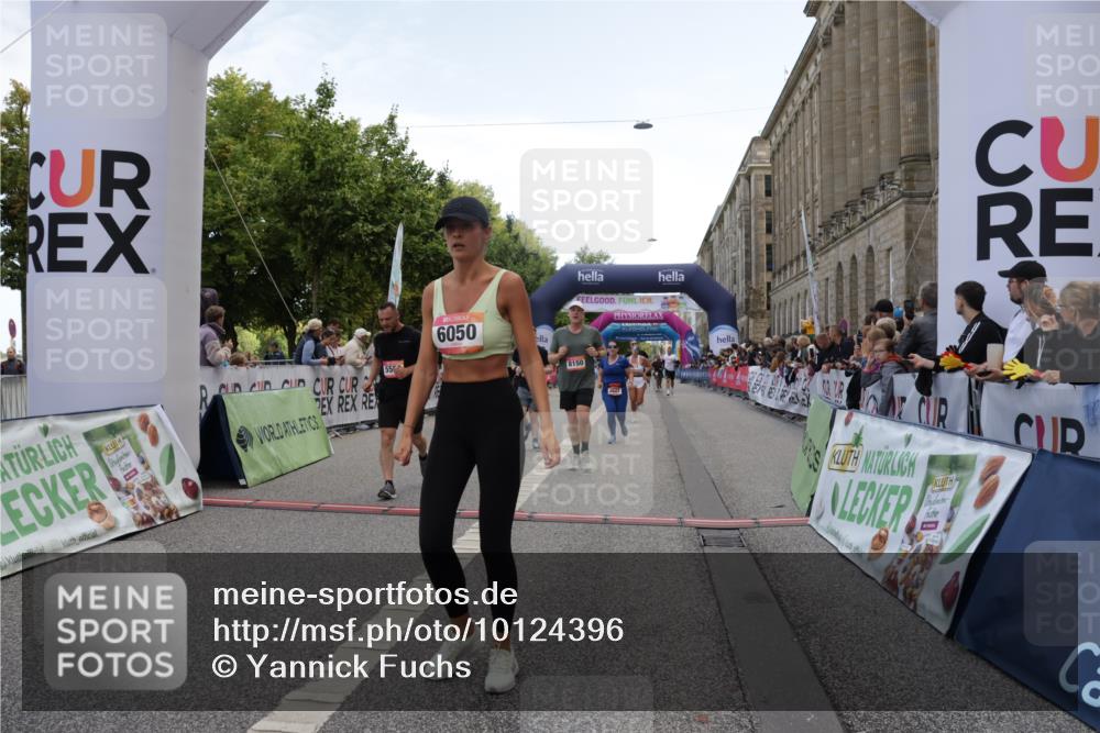 06.09.2026 - CURREX Alsterlauf Yannick Fuchs http://msf.ph/oto/10124396 06.09.2026 10:03:20 Ziel 2280, 2323, 2334, 2522, 3131, 3625, 3626, 3874, 4229, 4919, 4936, 5025, 5054, 5552, 5653, 5756, 6050, 6345, 6355, 6377, 8150 meine-sportfotos.de