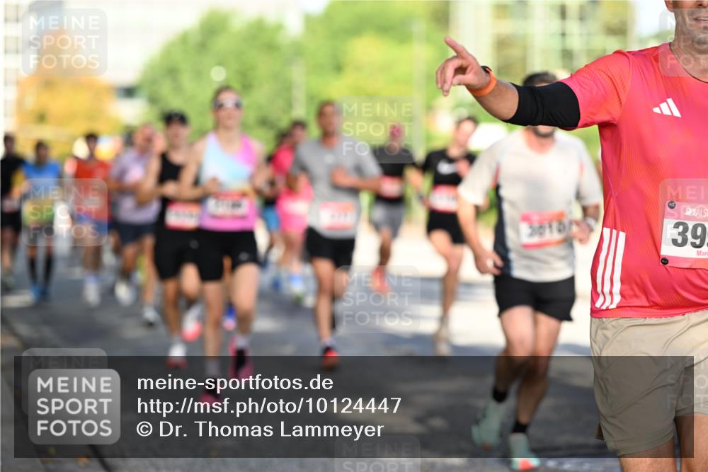 06.09.2026 - CURREX Alsterlauf Dr. Thomas Lammeyer http://msf.ph/oto/10124447 06.09.2026 09:41:30 Laufen 39 meine-sportfotos.de