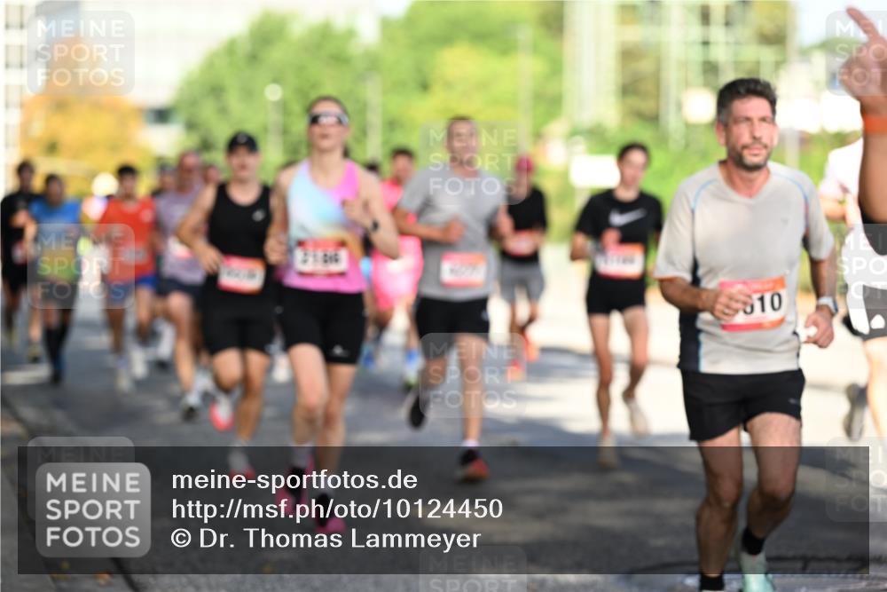 06.09.2026 - CURREX Alsterlauf Dr. Thomas Lammeyer http://msf.ph/oto/10124450 06.09.2026 09:41:31 Laufen 910 meine-sportfotos.de