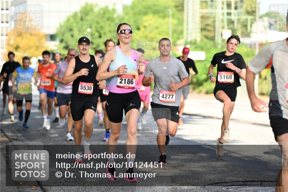 06.09.2026 - CURREX Alsterlauf Dr. Thomas Lammeyer http://msf.ph/oto/10124451 06.09.2026 09:41:31 Laufen 5530, 2186, 4277, 5168 meine-sportfotos.de