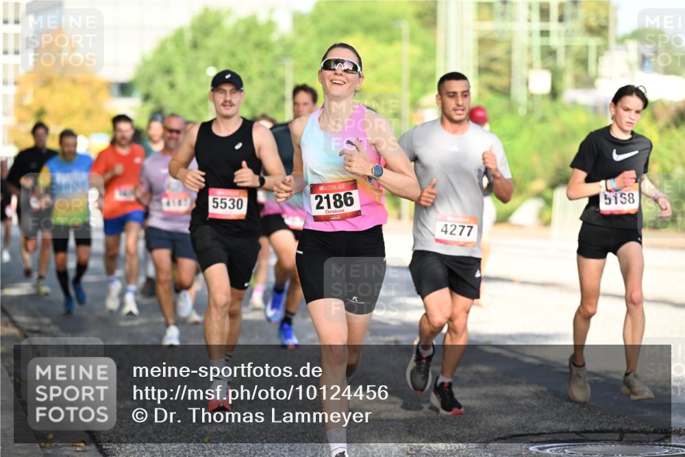 06.09.2026 - CURREX Alsterlauf Dr. Thomas Lammeyer http://msf.ph/oto/10124456 06.09.2026 09:41:31 Laufen 5530, 2186, 4277, 5158 meine-sportfotos.de