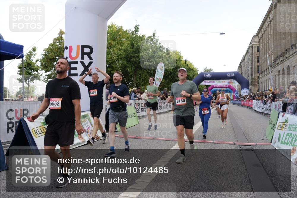 06.09.2026 - CURREX Alsterlauf Yannick Fuchs http://msf.ph/oto/10124485 06.09.2026 10:03:22 Ziel 2280, 2323, 2334, 2522, 3131, 3625, 3874, 5025, 5054, 5330, 5552, 5651, 5653, 6050, 6345, 6355, 6377, 8150 meine-sportfotos.de