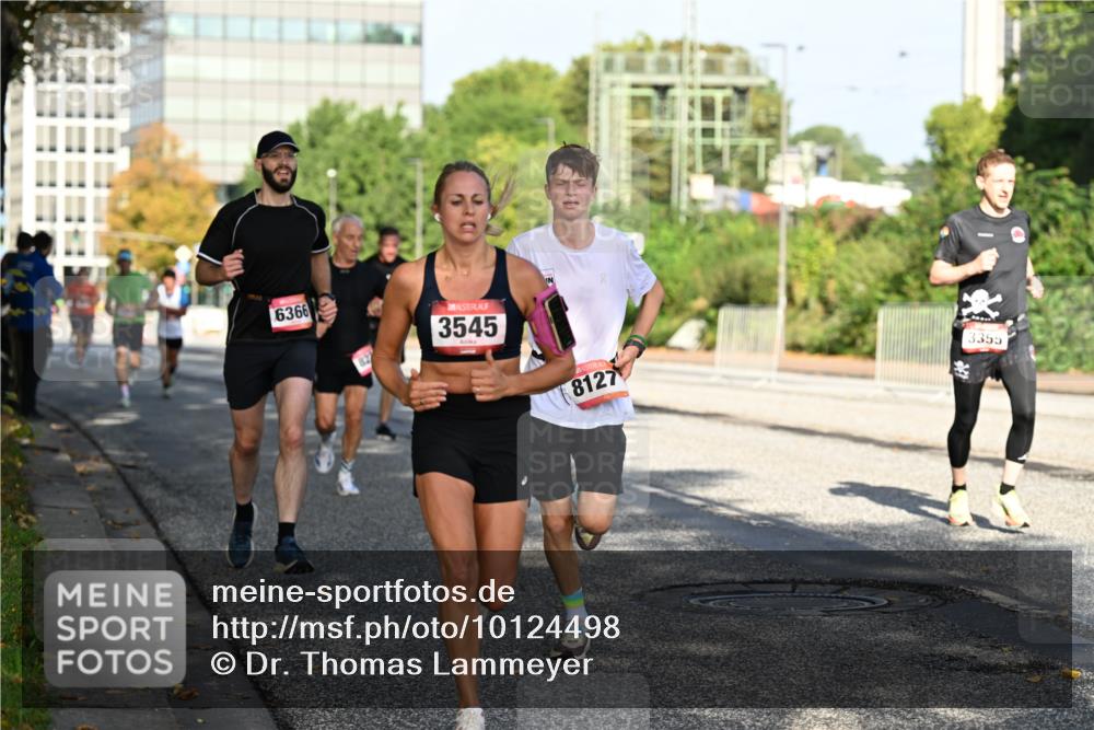 06.09.2026 - CURREX Alsterlauf Dr. Thomas Lammeyer http://msf.ph/oto/10124498 06.09.2026 09:41:38 Laufen 6366, 3545, 8127, 3355 meine-sportfotos.de