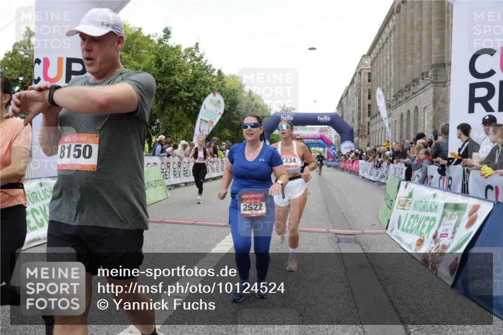 06.09.2026 - CURREX Alsterlauf Yannick Fuchs http://msf.ph/oto/10124524 06.09.2026 10:03:24 Ziel 2280, 2323, 2334, 2522, 2740, 2741, 2820, 3625, 3874, 5025, 5330, 5552, 5651, 6050, 6345, 6355, 8150 meine-sportfotos.de