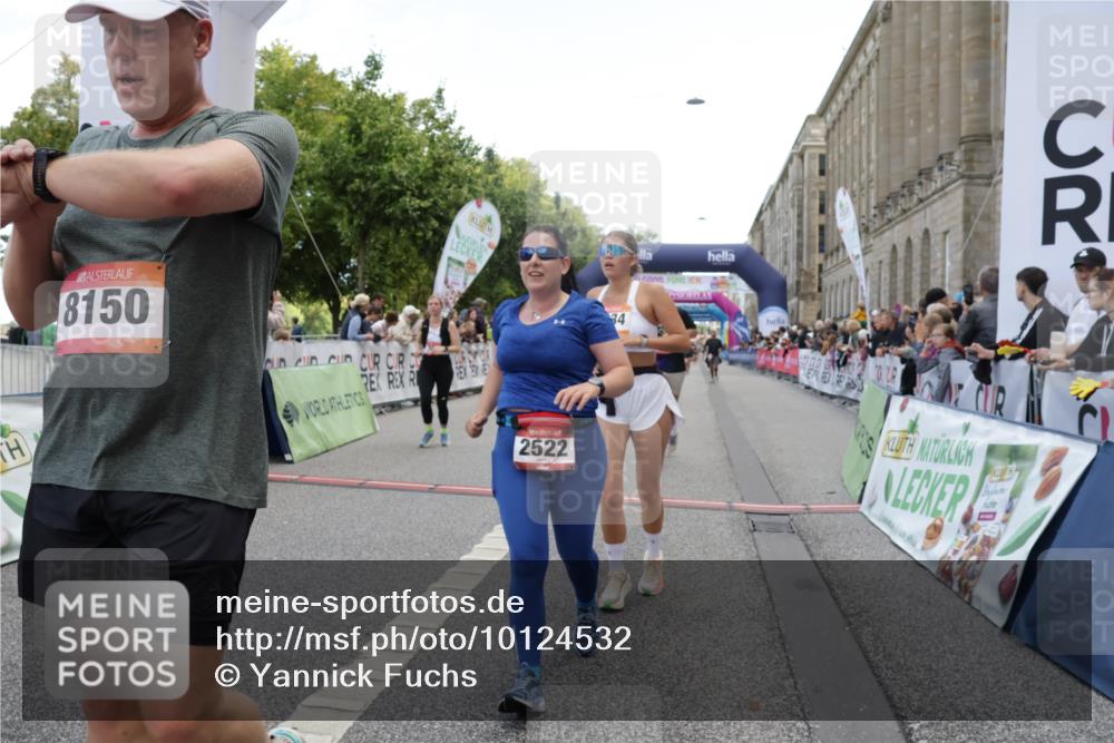 06.09.2026 - CURREX Alsterlauf Yannick Fuchs http://msf.ph/oto/10124532 06.09.2026 10:03:24 Ziel 2280, 2323, 2334, 2522, 2740, 2741, 2820, 3625, 3874, 5025, 5330, 5552, 5651, 6050, 6345, 6355, 8150 meine-sportfotos.de