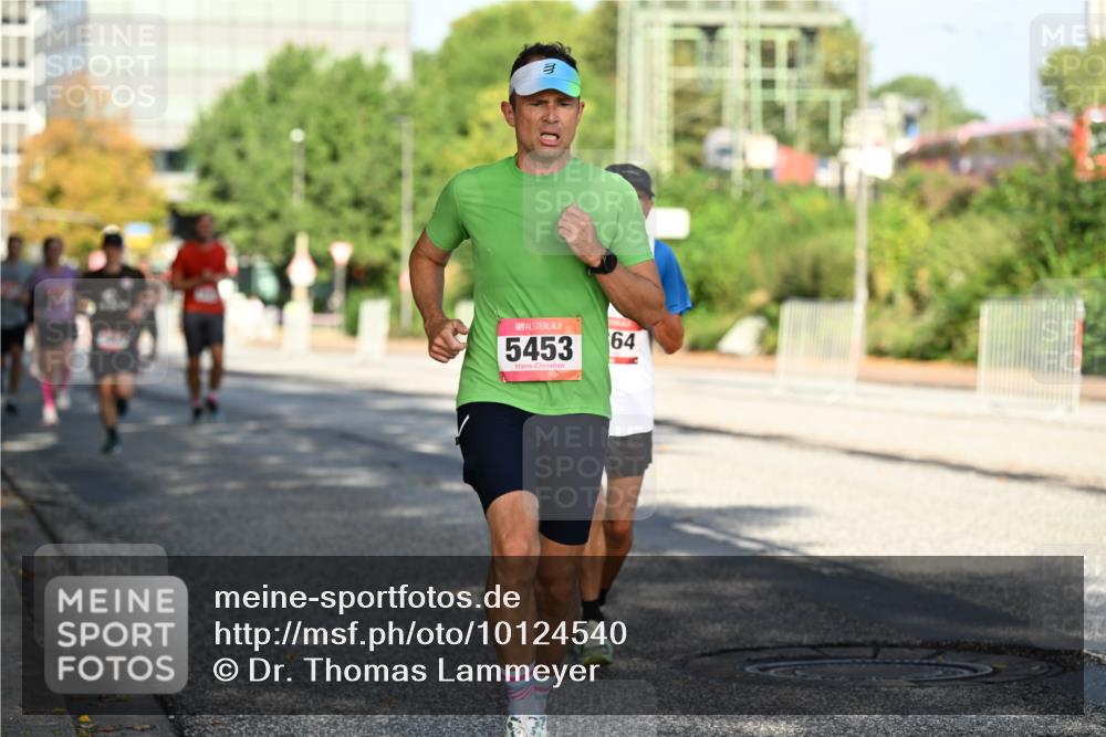 06.09.2026 - CURREX Alsterlauf Dr. Thomas Lammeyer http://msf.ph/oto/10124540 06.09.2026 09:41:45 Laufen 5453, 64 meine-sportfotos.de