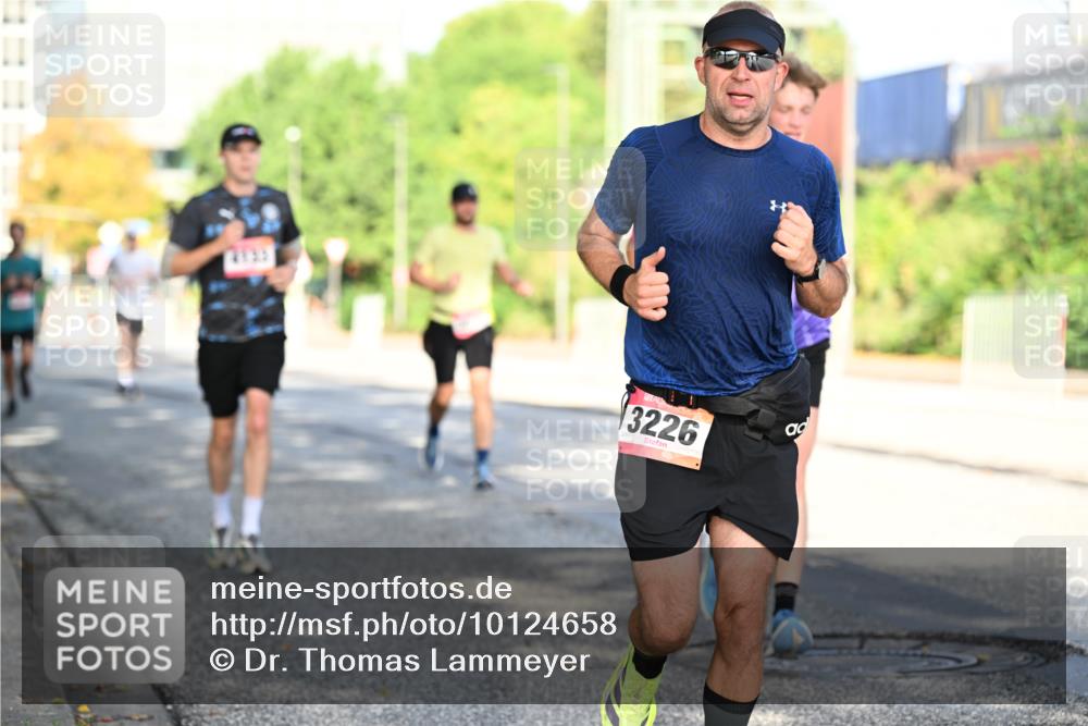 06.09.2026 - CURREX Alsterlauf Dr. Thomas Lammeyer http://msf.ph/oto/10124658 06.09.2026 09:41:59 Laufen 11, 3226 meine-sportfotos.de