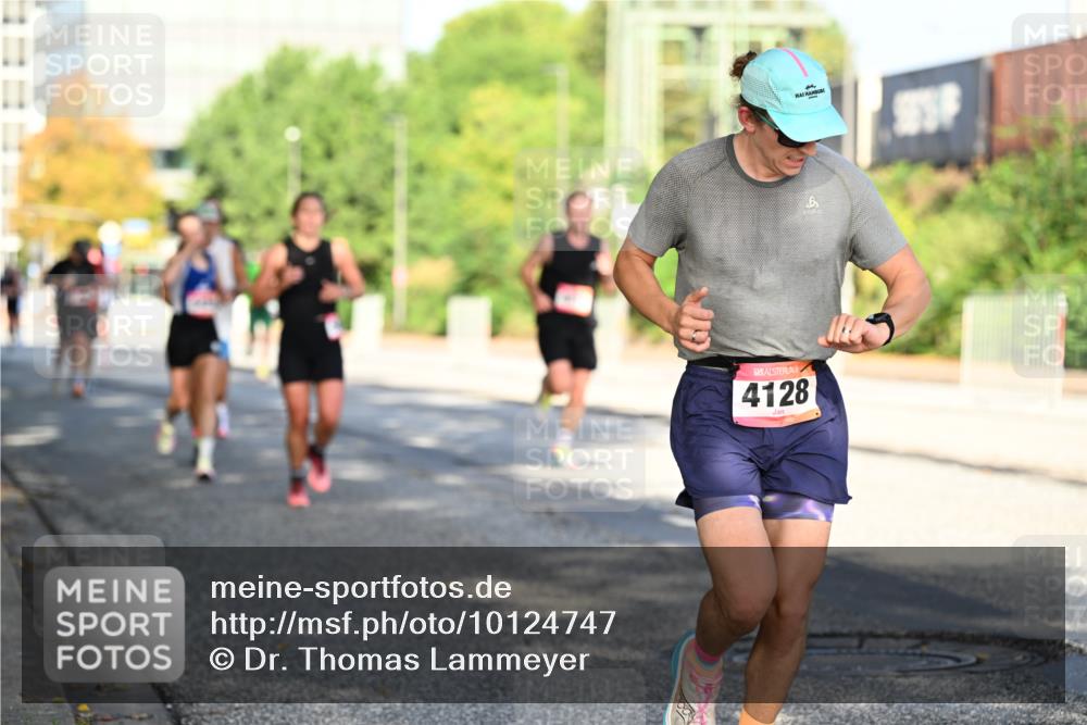 06.09.2026 - CURREX Alsterlauf Dr. Thomas Lammeyer http://msf.ph/oto/10124747 06.09.2026 09:42:08 Laufen 4128 meine-sportfotos.de