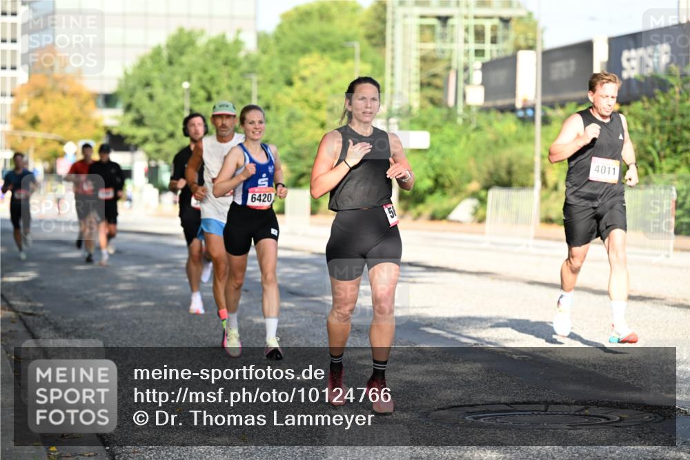 06.09.2026 - CURREX Alsterlauf Dr. Thomas Lammeyer http://msf.ph/oto/10124766 06.09.2026 09:42:10 Laufen 6420, 4011 meine-sportfotos.de