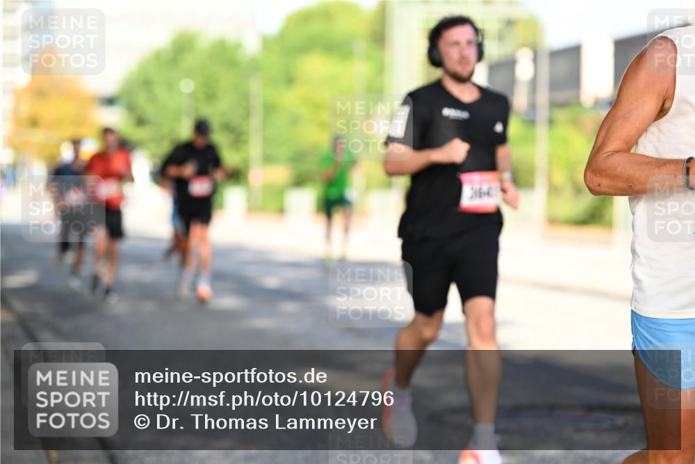 06.09.2026 - CURREX Alsterlauf Dr. Thomas Lammeyer http://msf.ph/oto/10124796 06.09.2026 09:42:13 Laufen  meine-sportfotos.de