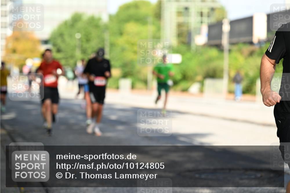 06.09.2026 - CURREX Alsterlauf Dr. Thomas Lammeyer http://msf.ph/oto/10124805 06.09.2026 09:42:14 Laufen  meine-sportfotos.de