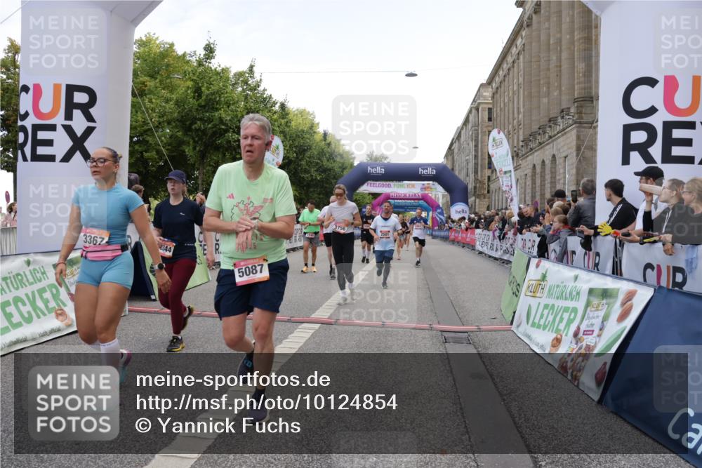 06.09.2026 - CURREX Alsterlauf Yannick Fuchs http://msf.ph/oto/10124854 06.09.2026 10:03:36 Ziel 2447, 2448, 2501, 2629, 2630, 2820, 2869, 3227, 3252, 3367, 3756, 4777, 5087, 5360, 5408, 5461, 5737, 6290, 6292, 6344, 8022, 8263, 8279, 8315, 8323 meine-sportfotos.de