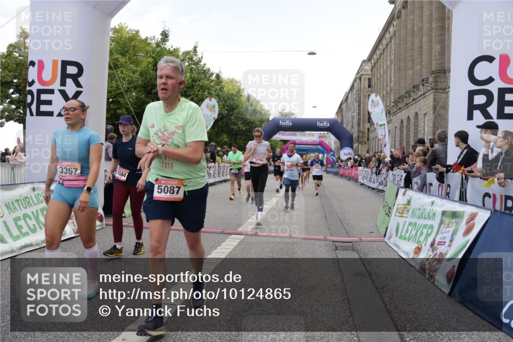 06.09.2026 - CURREX Alsterlauf Yannick Fuchs http://msf.ph/oto/10124865 06.09.2026 10:03:36 Ziel 2447, 2448, 2501, 2629, 2630, 2820, 2869, 3227, 3252, 3367, 3756, 4777, 5087, 5360, 5408, 5461, 5737, 6290, 6292, 6344, 8022, 8263, 8279, 8315, 8323 meine-sportfotos.de