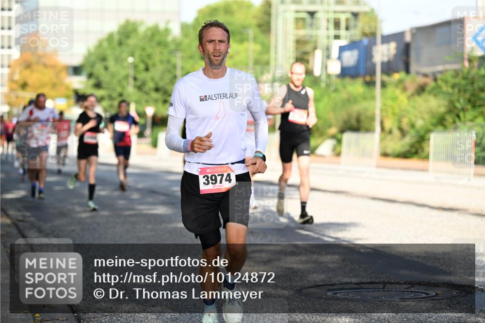 06.09.2026 - CURREX Alsterlauf Dr. Thomas Lammeyer http://msf.ph/oto/10124872 06.09.2026 09:42:23 Laufen 3974 meine-sportfotos.de