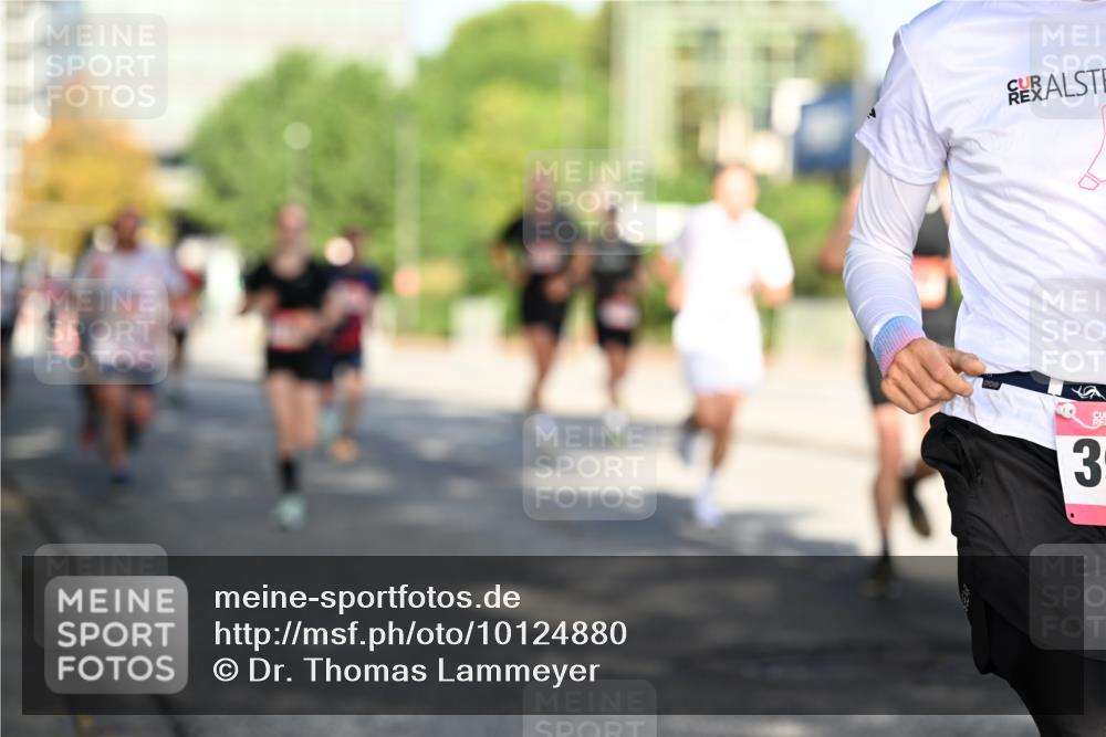 06.09.2026 - CURREX Alsterlauf Dr. Thomas Lammeyer http://msf.ph/oto/10124880 06.09.2026 09:42:24 Laufen 3 meine-sportfotos.de
