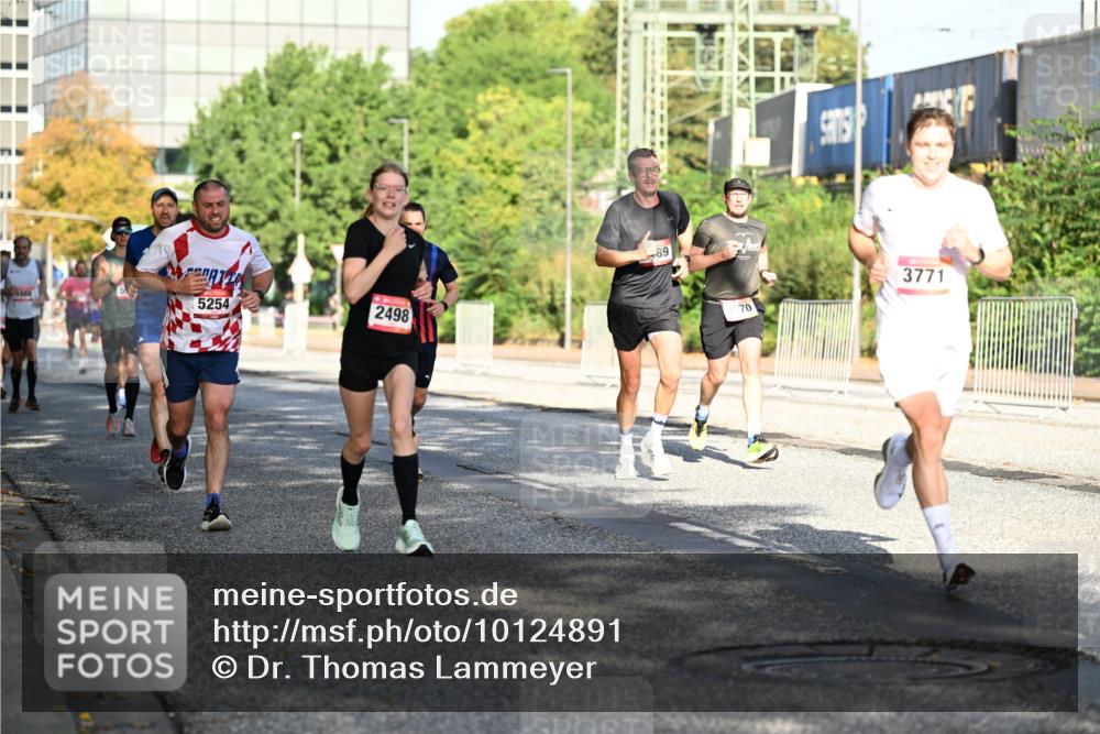 06.09.2026 - CURREX Alsterlauf Dr. Thomas Lammeyer http://msf.ph/oto/10124891 06.09.2026 09:42:25 Laufen 5254, 2498, 89, 70, 3771 meine-sportfotos.de