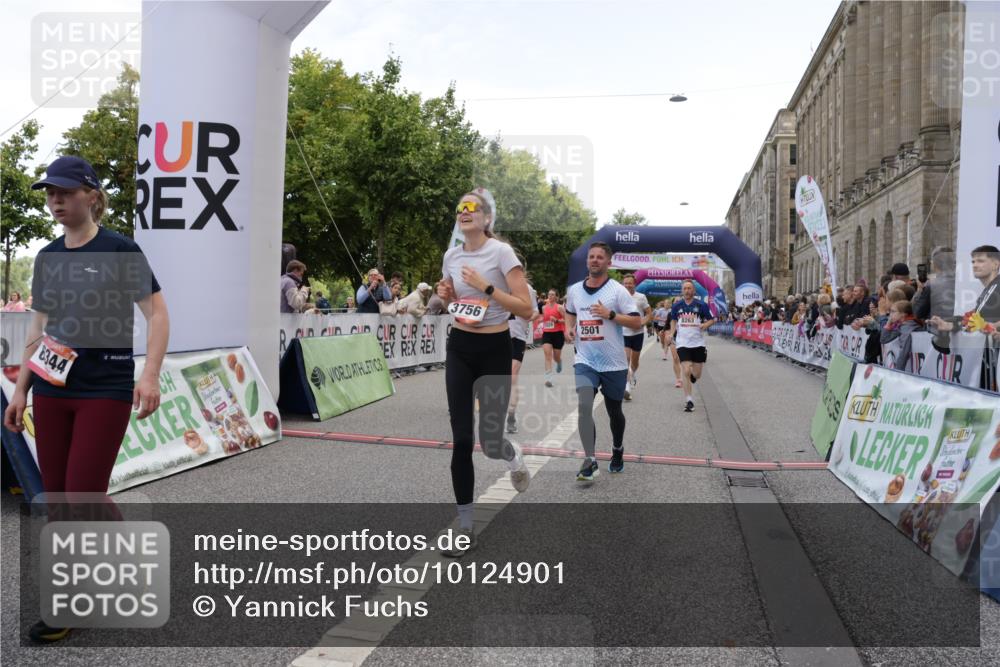 06.09.2026 - CURREX Alsterlauf Yannick Fuchs http://msf.ph/oto/10124901 06.09.2026 10:03:37 Ziel 2447, 2448, 2501, 2629, 2630, 2869, 3227, 3252, 3367, 3756, 4777, 5087, 5360, 5408, 5461, 5737, 6290, 6292, 6344, 8022, 8263, 8279, 8315, 8323 meine-sportfotos.de