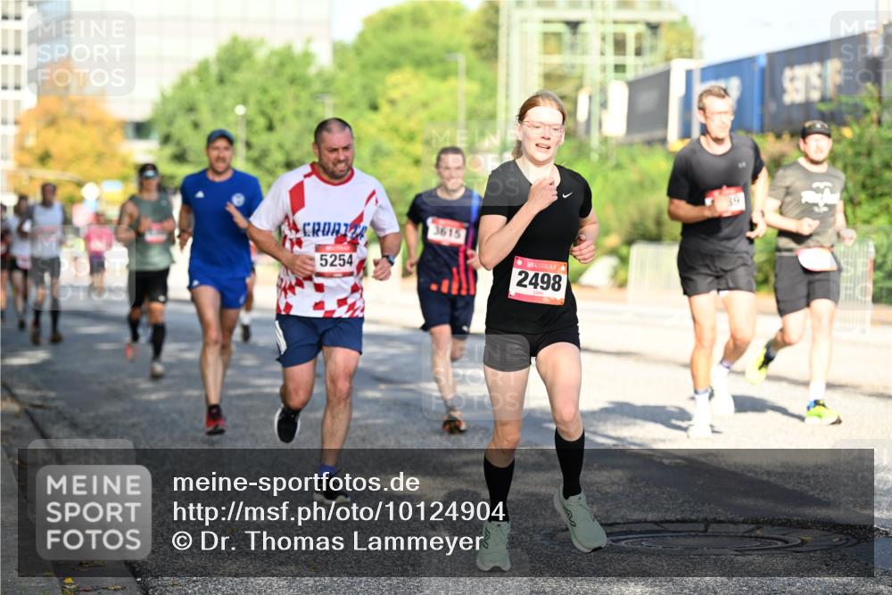 06.09.2026 - CURREX Alsterlauf Dr. Thomas Lammeyer http://msf.ph/oto/10124904 06.09.2026 09:42:26 Laufen 5254, 3615, 2498 meine-sportfotos.de