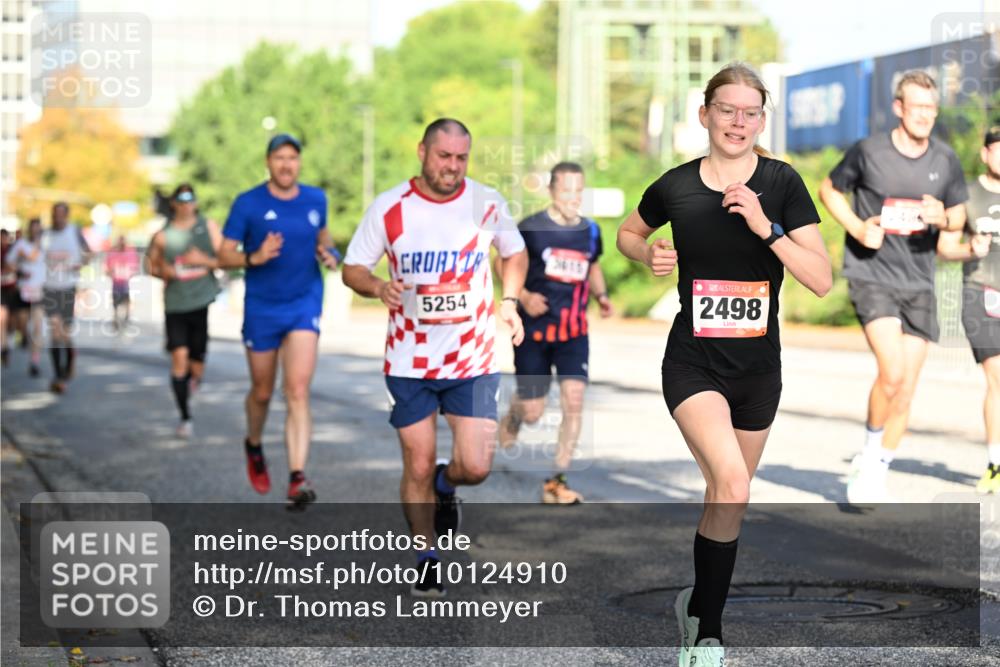 06.09.2026 - CURREX Alsterlauf Dr. Thomas Lammeyer http://msf.ph/oto/10124910 06.09.2026 09:42:27 Laufen 5254, 2498 meine-sportfotos.de