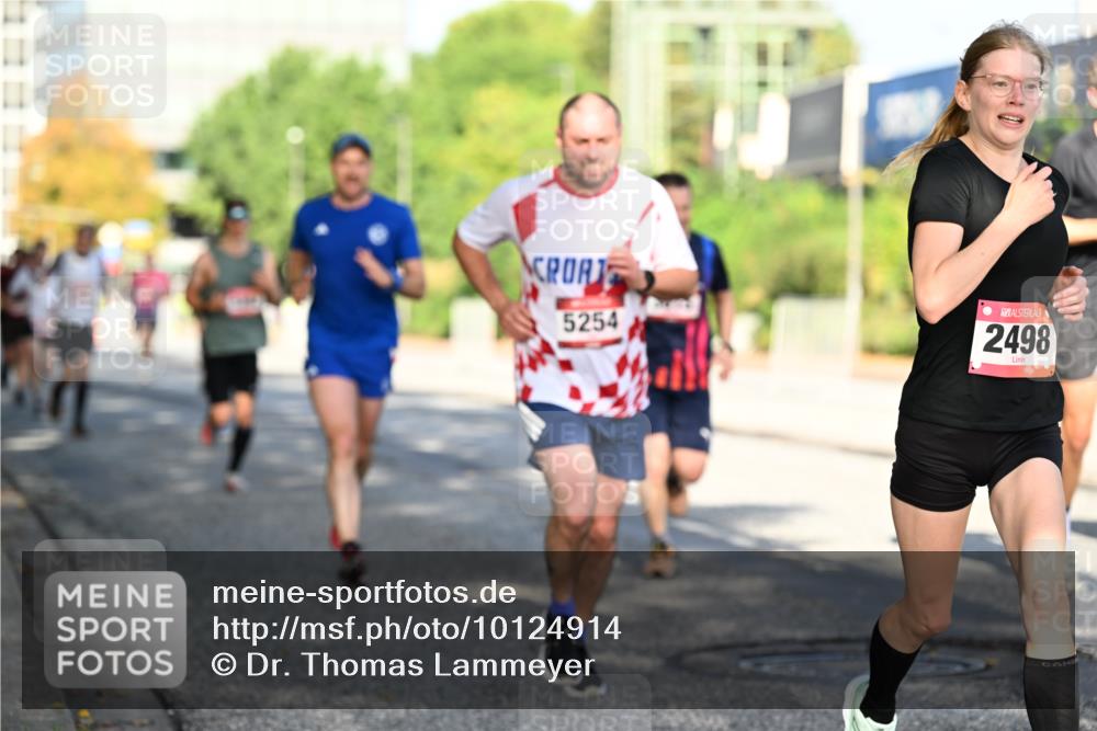 06.09.2026 - CURREX Alsterlauf Dr. Thomas Lammeyer http://msf.ph/oto/10124914 06.09.2026 09:42:27 Laufen 5254, 2498 meine-sportfotos.de