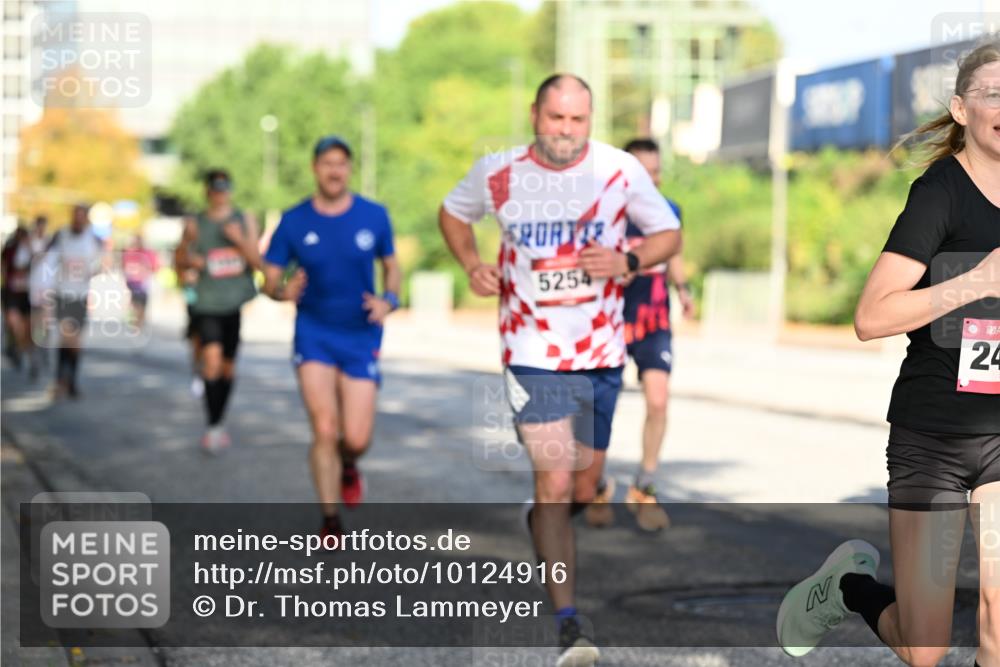 06.09.2026 - CURREX Alsterlauf Dr. Thomas Lammeyer http://msf.ph/oto/10124916 06.09.2026 09:42:27 Laufen 5254, 24 meine-sportfotos.de