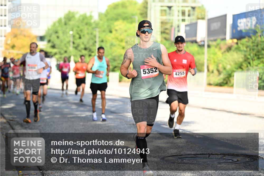 06.09.2026 - CURREX Alsterlauf Dr. Thomas Lammeyer http://msf.ph/oto/10124943 06.09.2026 09:42:30 Laufen 5352, 4255 meine-sportfotos.de