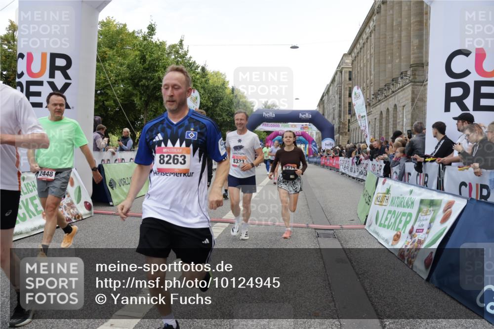 06.09.2026 - CURREX Alsterlauf Yannick Fuchs http://msf.ph/oto/10124945 06.09.2026 10:03:40 Ziel 2386, 2429, 2448, 2501, 2629, 2630, 2869, 3252, 3367, 3756, 4777, 5087, 5408, 5737, 6290, 6292, 6344, 8203, 8219, 8263, 8315, 8323 meine-sportfotos.de