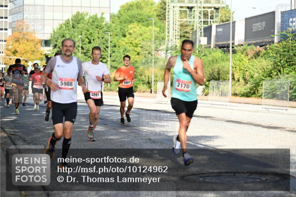 06.09.2026 - CURREX Alsterlauf Dr. Thomas Lammeyer http://msf.ph/oto/10124962 06.09.2026 09:42:32 Laufen 5988, 4891, 5887, 2170 meine-sportfotos.de