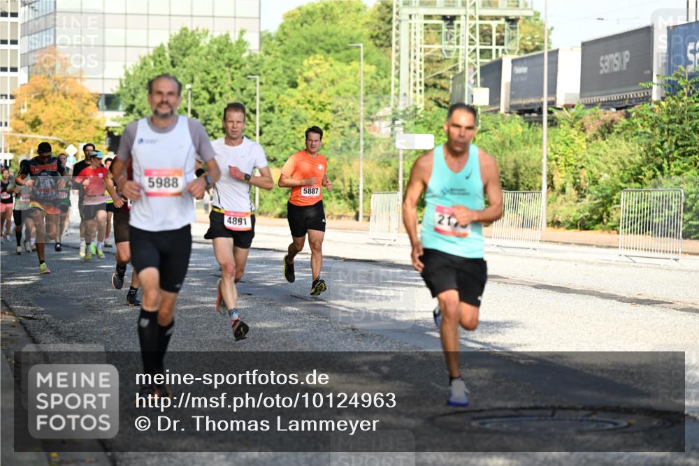 06.09.2026 - CURREX Alsterlauf Dr. Thomas Lammeyer http://msf.ph/oto/10124963 06.09.2026 09:42:32 Laufen 1211, 5988, 4891, 5887 meine-sportfotos.de