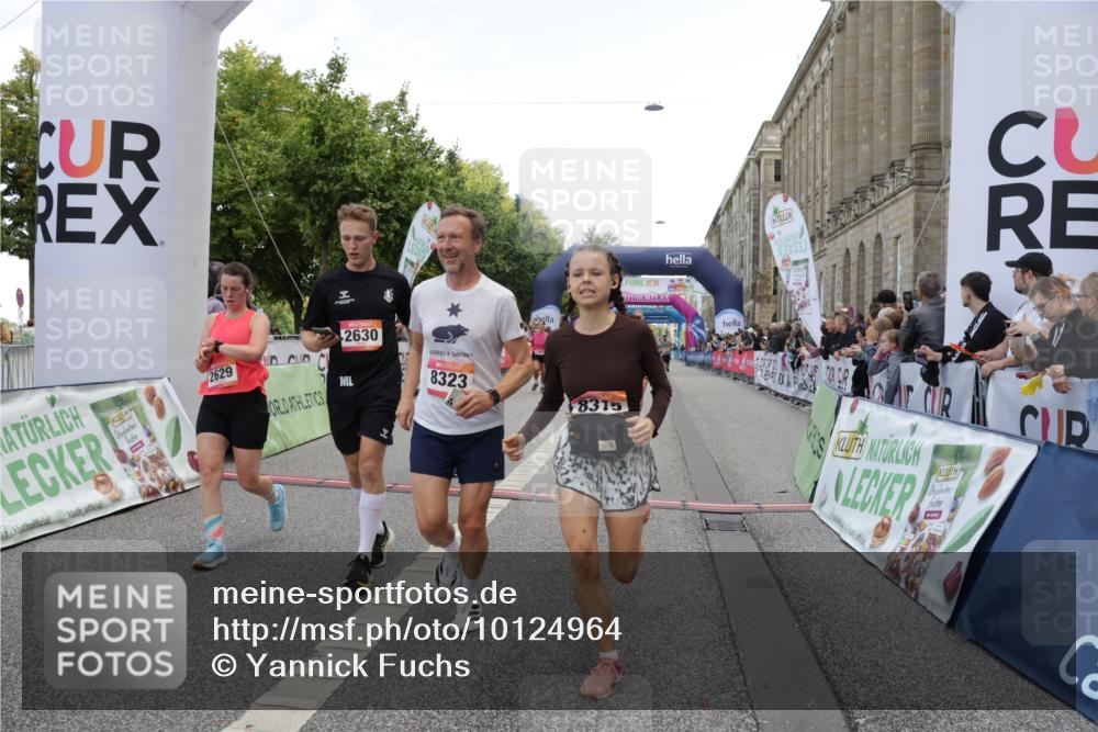 06.09.2026 - CURREX Alsterlauf Yannick Fuchs http://msf.ph/oto/10124964 06.09.2026 10:03:40 Ziel 2386, 2429, 2448, 2501, 2629, 2630, 2869, 3252, 3367, 3756, 4777, 5087, 5408, 5737, 6290, 6292, 6344, 8203, 8219, 8263, 8315, 8323 meine-sportfotos.de