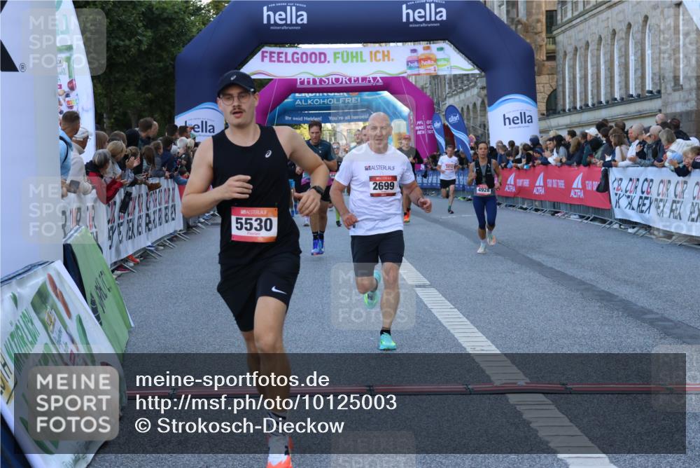 06.09.2026 - CURREX Alsterlauf Strokosch-Dieckow http://msf.ph/oto/10125003 06.09.2026 09:44:16 Ziel 2186, 2699, 3010, 3331, 3564, 4157, 4838, 4928, 5114, 5530, 5722, 6484, 6485, 6486, 8127, 8302, 8328 meine-sportfotos.de