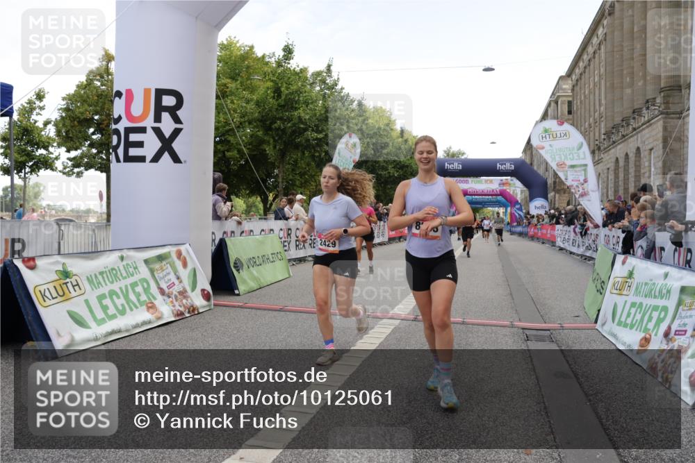 06.09.2026 - CURREX Alsterlauf Yannick Fuchs http://msf.ph/oto/10125061 06.09.2026 10:03:43 Ziel 2386, 2429, 2448, 2501, 2629, 2630, 2869, 3059, 3756, 4591, 4606, 5737, 6344, 8203, 8219, 8263, 8315, 8323 meine-sportfotos.de