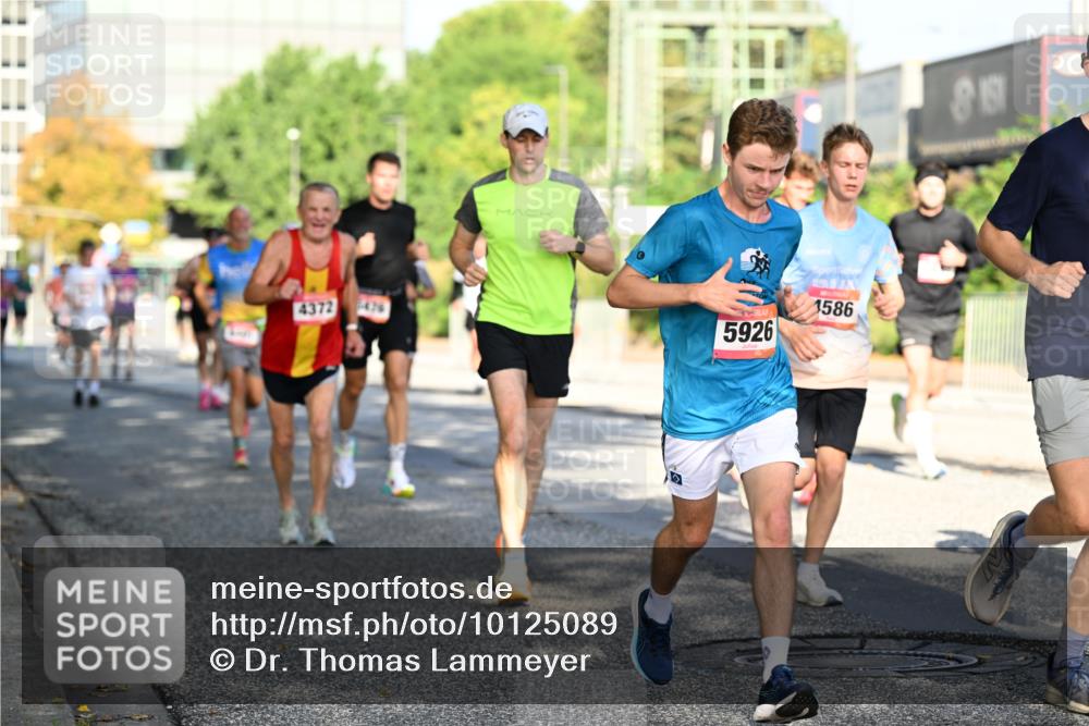 06.09.2026 - CURREX Alsterlauf Dr. Thomas Lammeyer http://msf.ph/oto/10125089 06.09.2026 09:42:44 Laufen 4372, 476, 5926, 1586, 81 meine-sportfotos.de