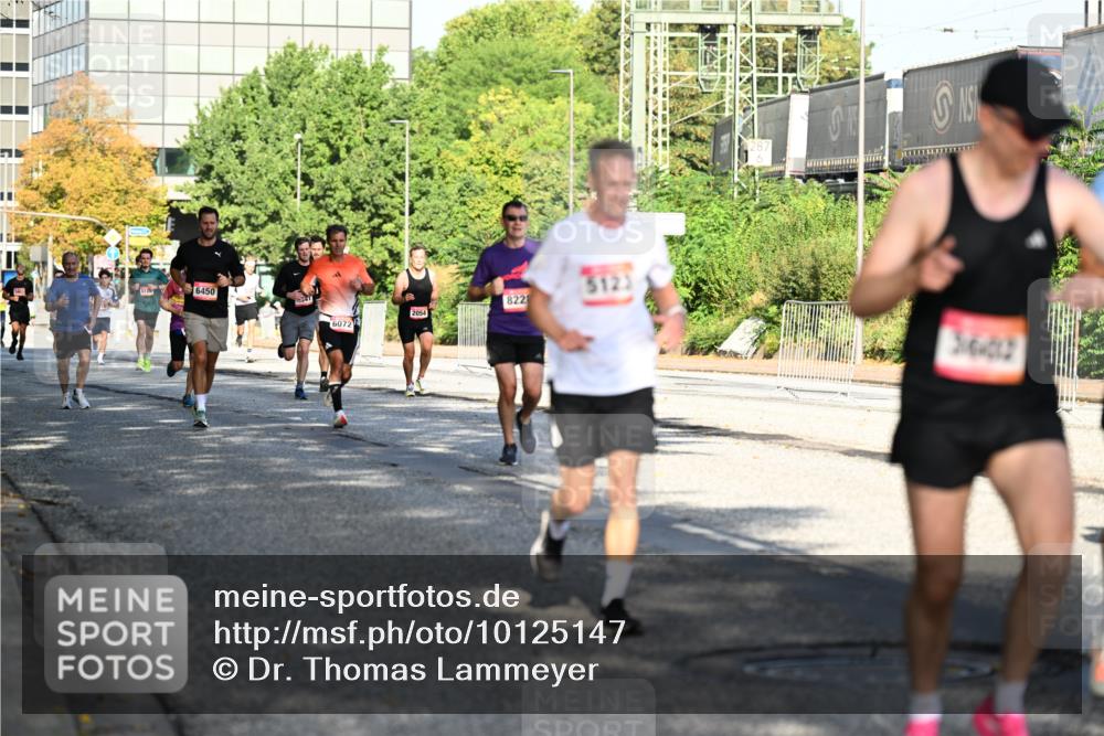 06.09.2026 - CURREX Alsterlauf Dr. Thomas Lammeyer http://msf.ph/oto/10125147 06.09.2026 09:42:51 Laufen 618, 6450, 2054, 6072, 822, 5123, 36, 02 meine-sportfotos.de