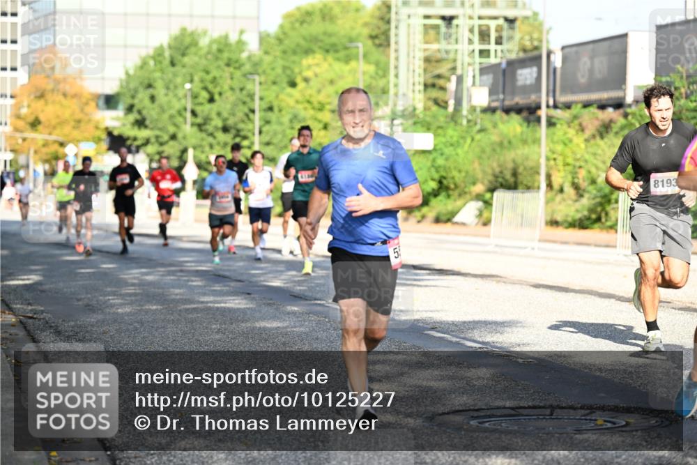 06.09.2026 - CURREX Alsterlauf Dr. Thomas Lammeyer http://msf.ph/oto/10125227 06.09.2026 09:42:59 Laufen 5, 8193 meine-sportfotos.de