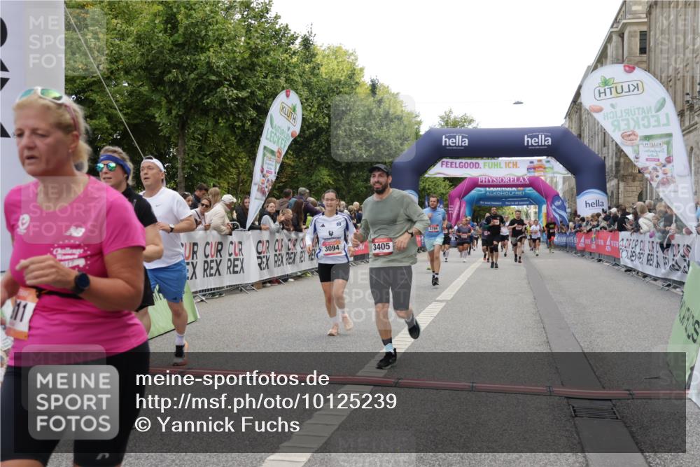06.09.2026 - CURREX Alsterlauf Yannick Fuchs http://msf.ph/oto/10125239 06.09.2026 10:03:50 Ziel 2386, 2429, 3059, 3094, 3405, 3651, 3766, 4132, 4591, 4606, 5468, 5911, 6247, 8203, 8219 meine-sportfotos.de