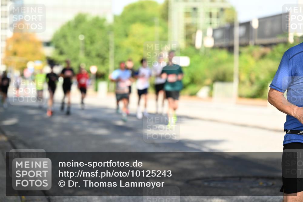 06.09.2026 - CURREX Alsterlauf Dr. Thomas Lammeyer http://msf.ph/oto/10125243 06.09.2026 09:43:00 Laufen  meine-sportfotos.de