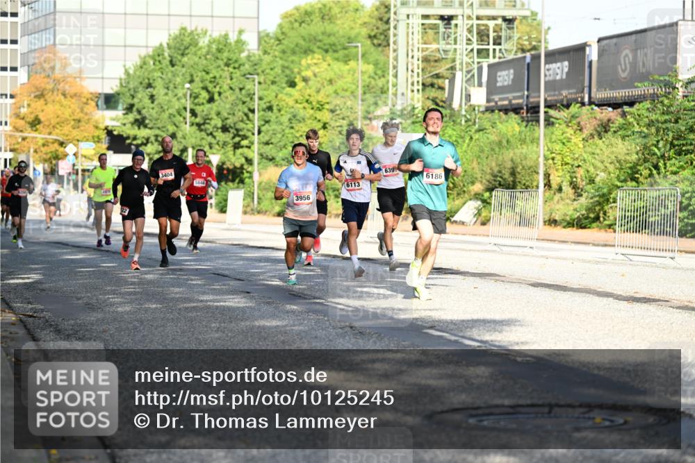 06.09.2026 - CURREX Alsterlauf Dr. Thomas Lammeyer http://msf.ph/oto/10125245 06.09.2026 09:43:01 Laufen 4970, 22, 3404, 5846, 639, 6186, 6113, 3956 meine-sportfotos.de