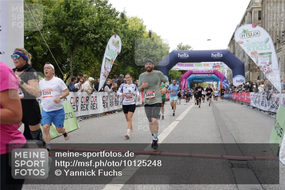 06.09.2026 - CURREX Alsterlauf Yannick Fuchs http://msf.ph/oto/10125248 06.09.2026 10:03:50 Ziel 2386, 2429, 3059, 3094, 3405, 3651, 3766, 4132, 4591, 4606, 5468, 5911, 6247, 8203, 8219 meine-sportfotos.de