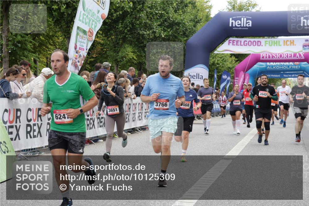06.09.2026 - CURREX Alsterlauf Yannick Fuchs http://msf.ph/oto/10125309 06.09.2026 10:03:53 Ziel 2042, 2989, 3059, 3094, 3405, 3651, 3766, 4132, 4591, 4606, 4968, 4972, 4979, 5284, 5468, 5911, 6247, 8079 meine-sportfotos.de