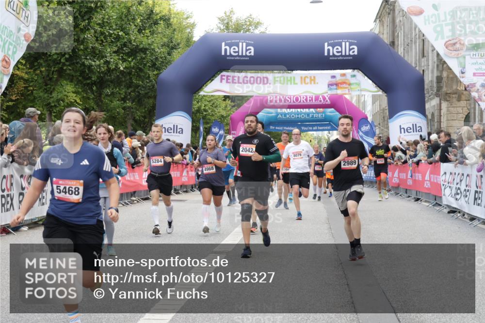 06.09.2026 - CURREX Alsterlauf Yannick Fuchs http://msf.ph/oto/10125327 06.09.2026 10:03:54 Ziel 2042, 2989, 3059, 3094, 3405, 3651, 3766, 4132, 4606, 4968, 4972, 4979, 5284, 5468, 5911, 6247, 8079 meine-sportfotos.de